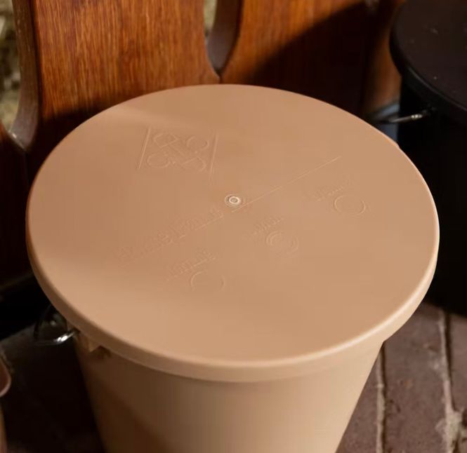 Hovedbilde EKSKLUSIV FÔRBØTTE MED LOKK OG MERKING